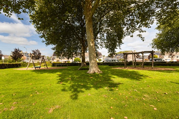 Foto - Te koop: Royale gezinswoning op uitstekende locatie!
